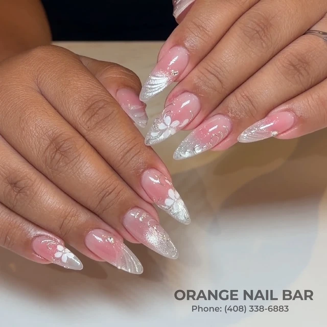 ORANGE NAIL BAR